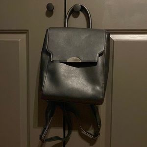 Miztique Black Purse with backpack straps